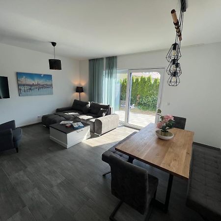 فيلا Doppelhaushaelfte Mit Terrasse Elmenhorst/Lichtenhagen المظهر الخارجي الصورة